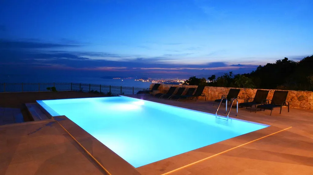 Podstrana Villa for up to 20 Guests near Split