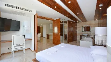 Podstrana Villa for up to 20 Guests near Split