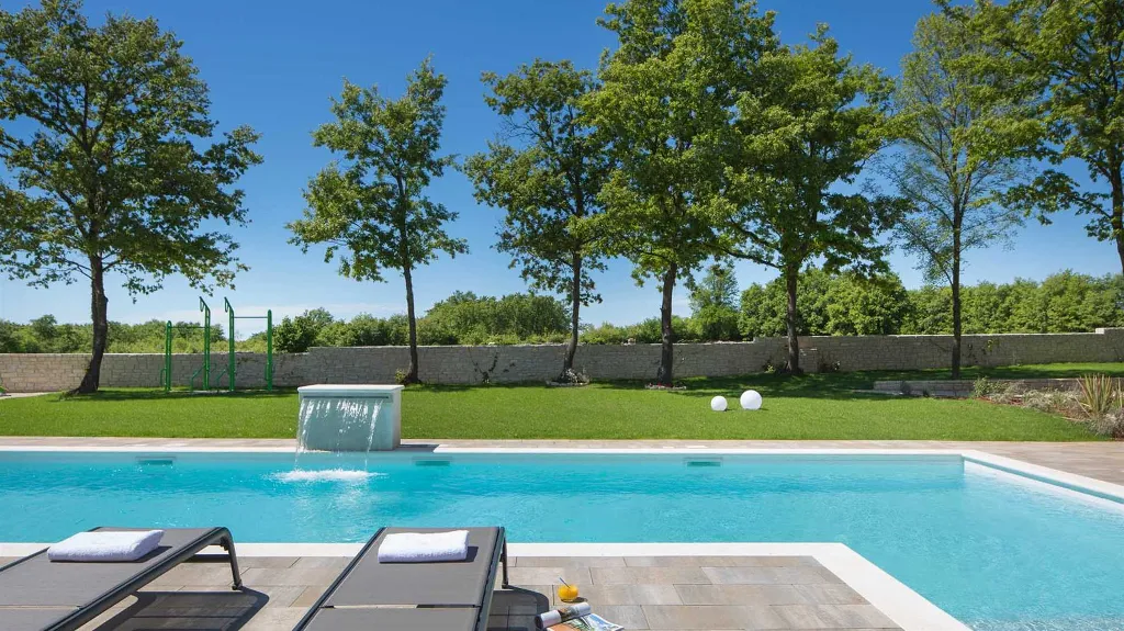 Secluded 6-Bedroom Villa in Butkovići, Istria