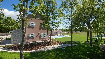 Secluded 6-Bedroom Villa in Butkovići, Istria