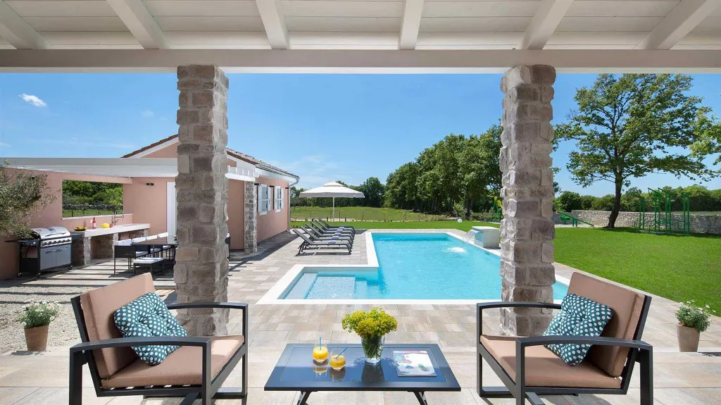 Secluded 6-Bedroom Villa in Butkovići, Istria