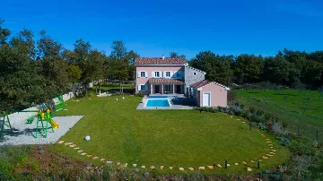 Secluded 6-Bedroom Villa in Butkovići, Istria