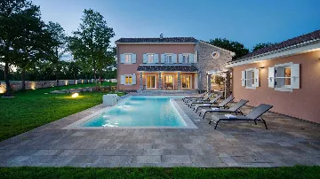 Secluded 6-Bedroom Villa in Butkovići, Istria