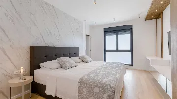 Sutivan 3-Bedroom Villa for Up to 8 Guests