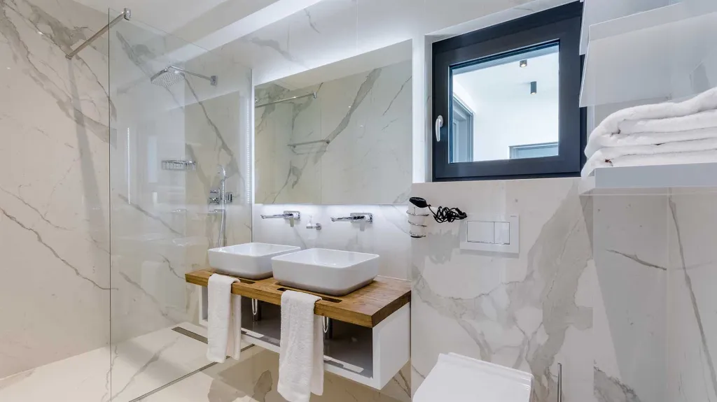 Sutivan 3-Bedroom Villa for Up to 8 Guests
