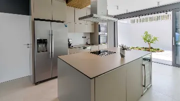 Sutivan 3-Bedroom Villa for Up to 8 Guests