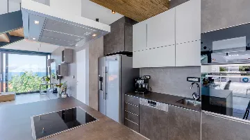 Modern Villa in Sutivan for Up to 8 Guests