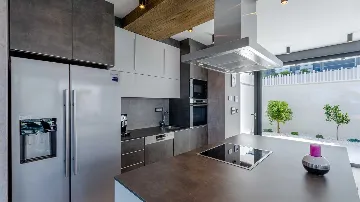 Modern Villa in Sutivan for Up to 8 Guests