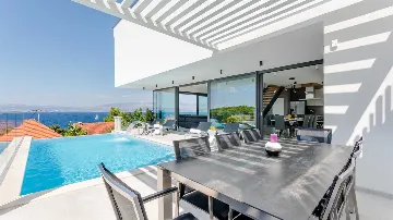 Modern Villa in Sutivan for Up to 8 Guests