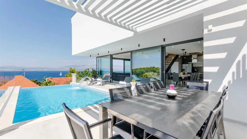 Modern Villa in Sutivan for Up to 8 Guests