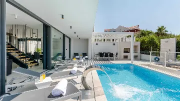 Modern Villa in Sutivan for Up to 8 Guests