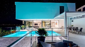 Modern Villa in Sutivan for Up to 8 Guests