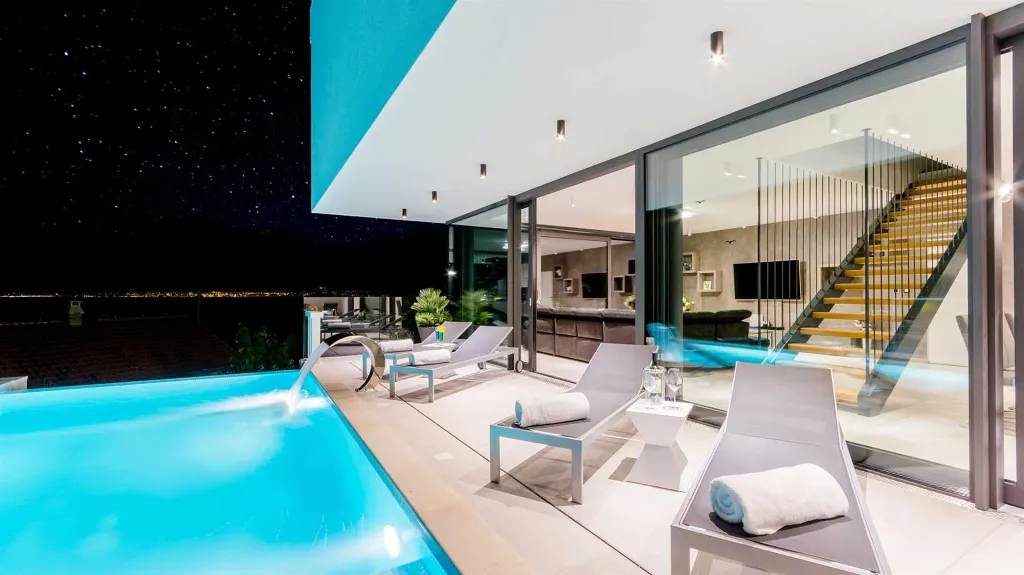 Modern Villa in Sutivan for Up to 8 Guests