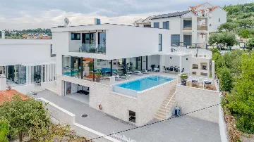 Modern Villa in Sutivan for Up to 8 Guests