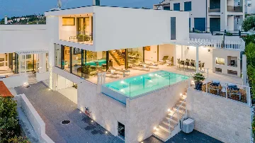 Modern Villa in Sutivan for Up to 8 Guests