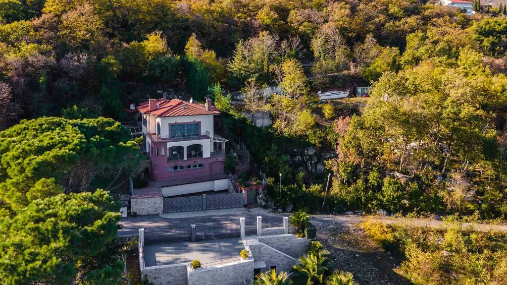 5-Bedroom Villa with Heated Pool, Mošćenička Draga