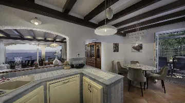 5-Bedroom Villa with Heated Pool, Mošćenička Draga