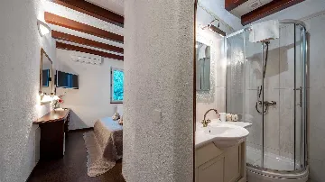 5-Bedroom Villa with Heated Pool, Mošćenička Draga