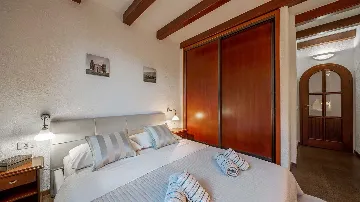 5-Bedroom Villa with Heated Pool, Mošćenička Draga