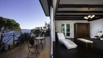 5-Bedroom Villa with Heated Pool, Mošćenička Draga