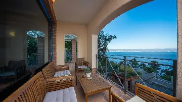 5-Bedroom Villa with Heated Pool, Mošćenička Draga