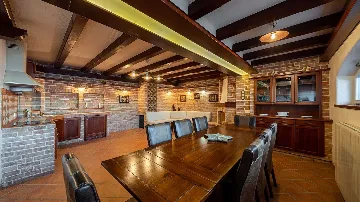 5-Bedroom Villa with Heated Pool, Mošćenička Draga