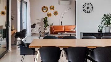 6-Bedroom Villa with Pool in Kaštel Kambelovac