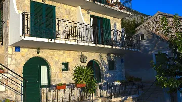 Heritage Villa in Makarska with Pool and Sea View