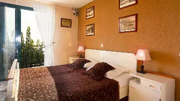 Heritage Villa in Makarska with Pool and Sea View