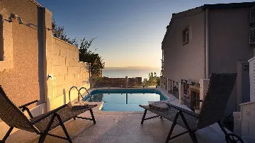 Heritage Villa in Makarska with Pool and Sea View