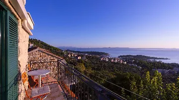 Heritage Villa in Makarska with Pool and Sea View