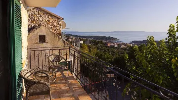Heritage Villa in Makarska with Pool and Sea View