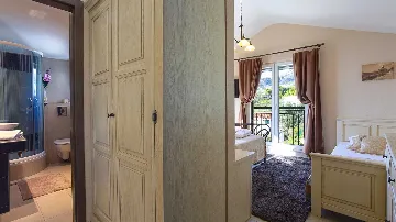 Villa in Makarska for up to 5 with Sauna & Jacuzzi