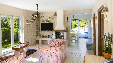 Villa in Makarska for up to 5 with Sauna & Jacuzzi