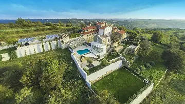 Villa with Views in Merišće for 10 Guests