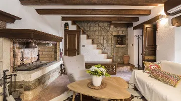 Villa with Views in Merišće for 10 Guests