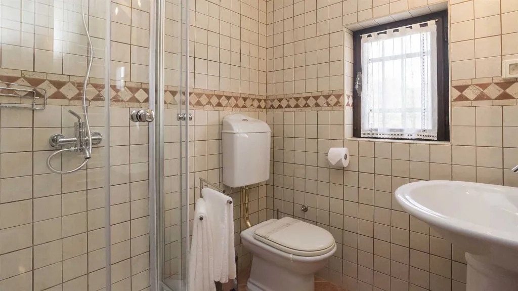 Villa with Views in Merišće for 10 Guests