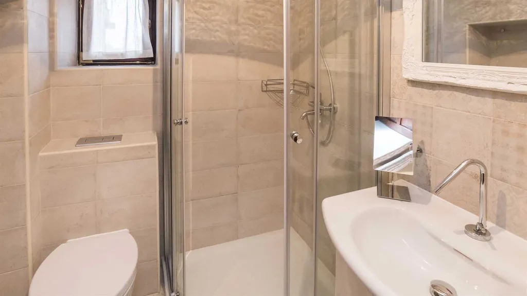 Villa with Views in Merišće for 10 Guests