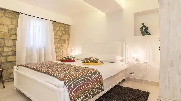Villa with Views in Merišće for 10 Guests