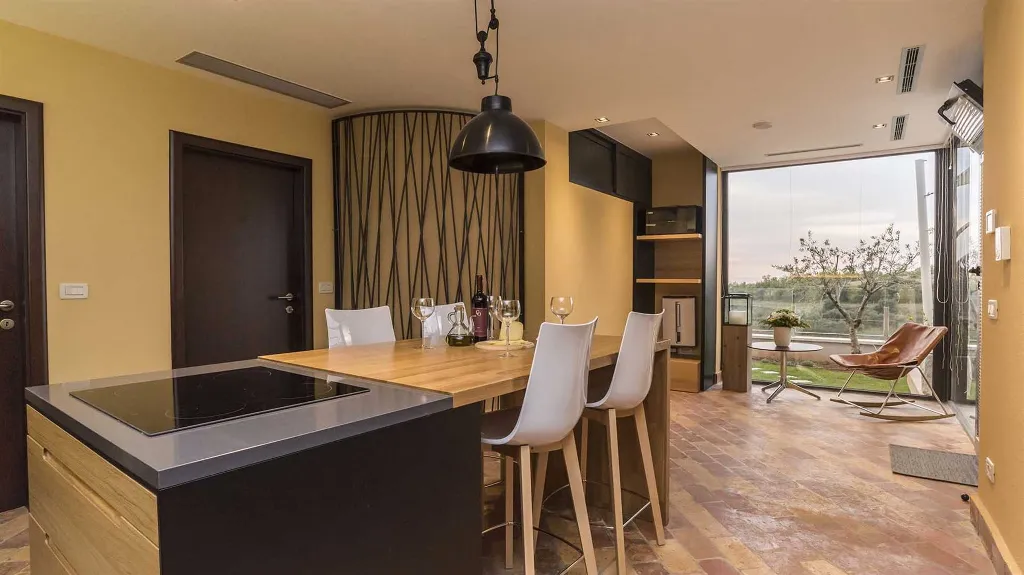 Villa with Views in Merišće for 10 Guests