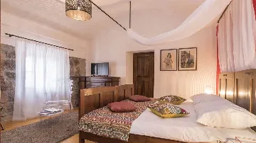 Villa with Views in Merišće for 10 Guests