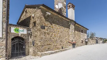 Villa with Views in Merišće for 10 Guests