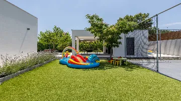 4-Bedroom Villa in Zaton, Croatia (Sleeps 10)