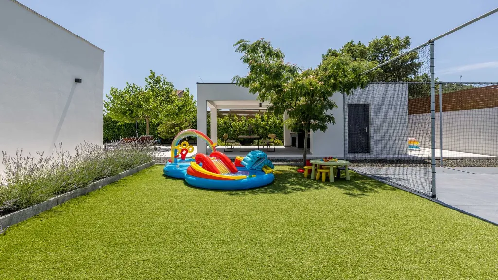 4-Bedroom Villa in Zaton, Croatia (Sleeps 10)