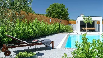 4-Bedroom Villa in Zaton, Croatia (Sleeps 10)