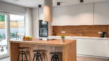 4-Bedroom Villa in Zaton, Croatia (Sleeps 10)