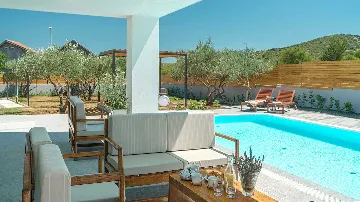 4-Bedroom Villa in Zaton, Croatia (Sleeps 10)