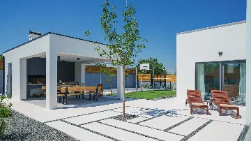 4-Bedroom Villa in Zaton, Croatia (Sleeps 10)