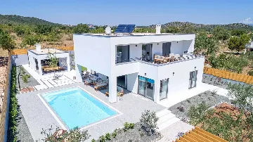 4-Bedroom Villa in Zaton, Croatia (Sleeps 10)