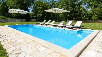 Stone Villa with Pool in Marčana for up to 8